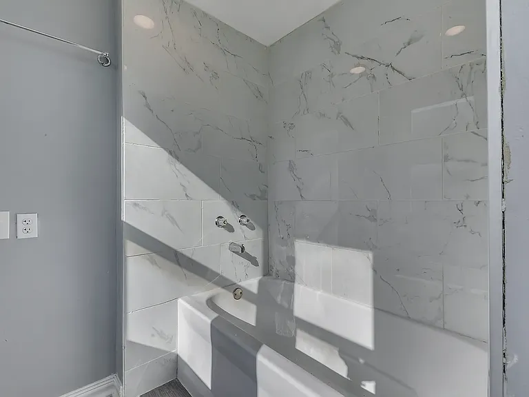 2109 Barth Ave — Photo 8