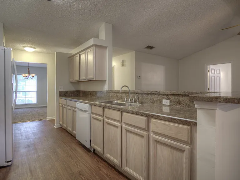 1336 Marsh Grass Ct — Photo 12