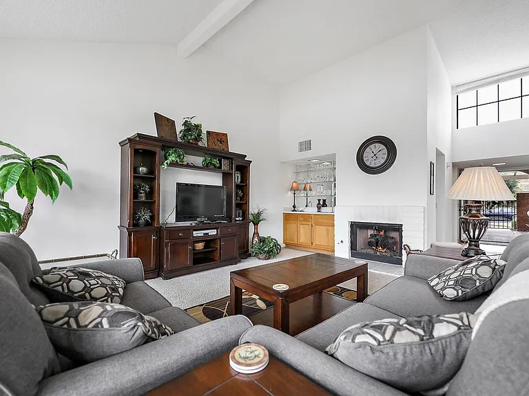2860 Calle Loreto — Photo 5
