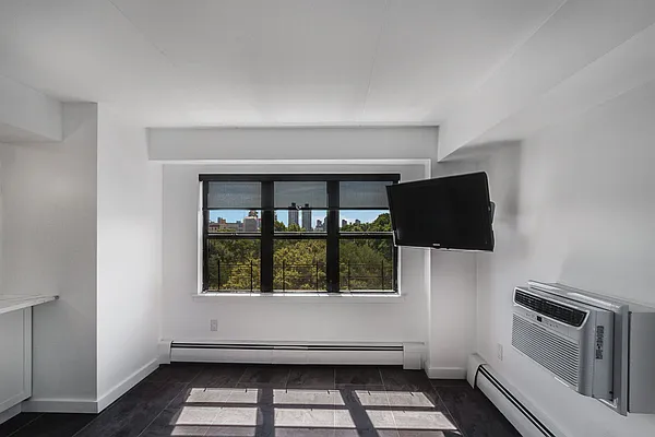 Rented by Keller Williams NYC | media 20