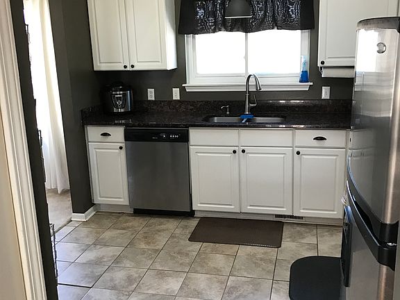 5th image of 204 Aberdeen Ct #102