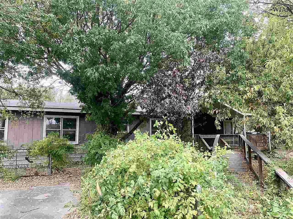 1st image of 303 N 2nd St