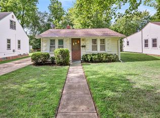 28 Ledgewood Dr, Bedford, OH 44146