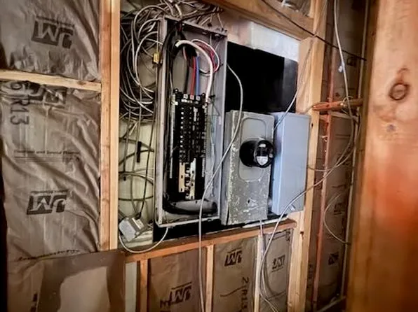 2404 Summit Avenue image 14 of 16