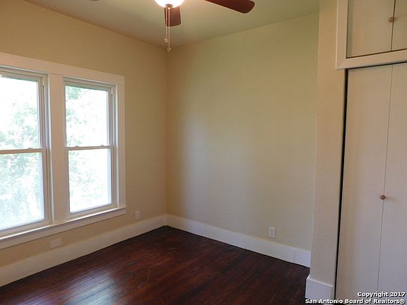 4th image of 626 E Southcross Blvd