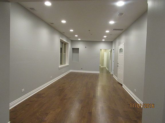 2nd image of 3033 W Ainslie St #2