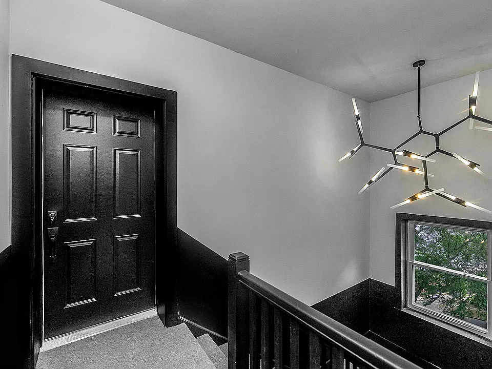 3 bed, 1400 sqft, $1,700 — Photo 2