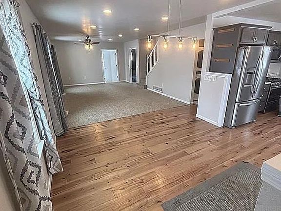 4th image of 406 N Walnut St