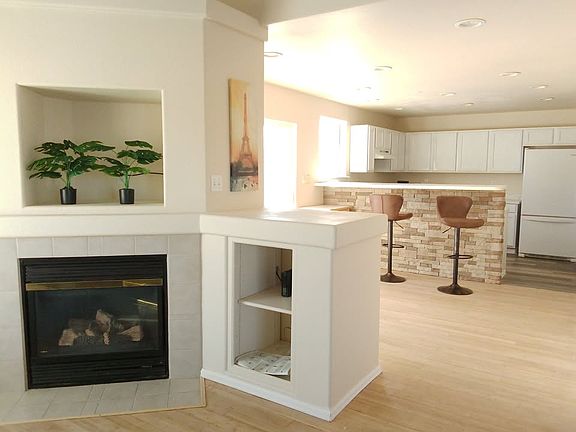 3rd image of 7171 Purple Thistle Ct
