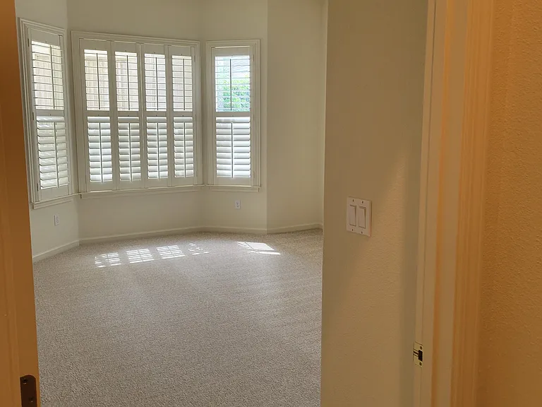 519 Western Hills Dr — Photo 15