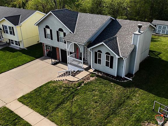 3rd image of 4703 Crystal Dr