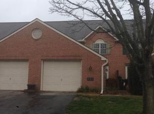 223 Pine Bridge Ln, Lancaster, PA