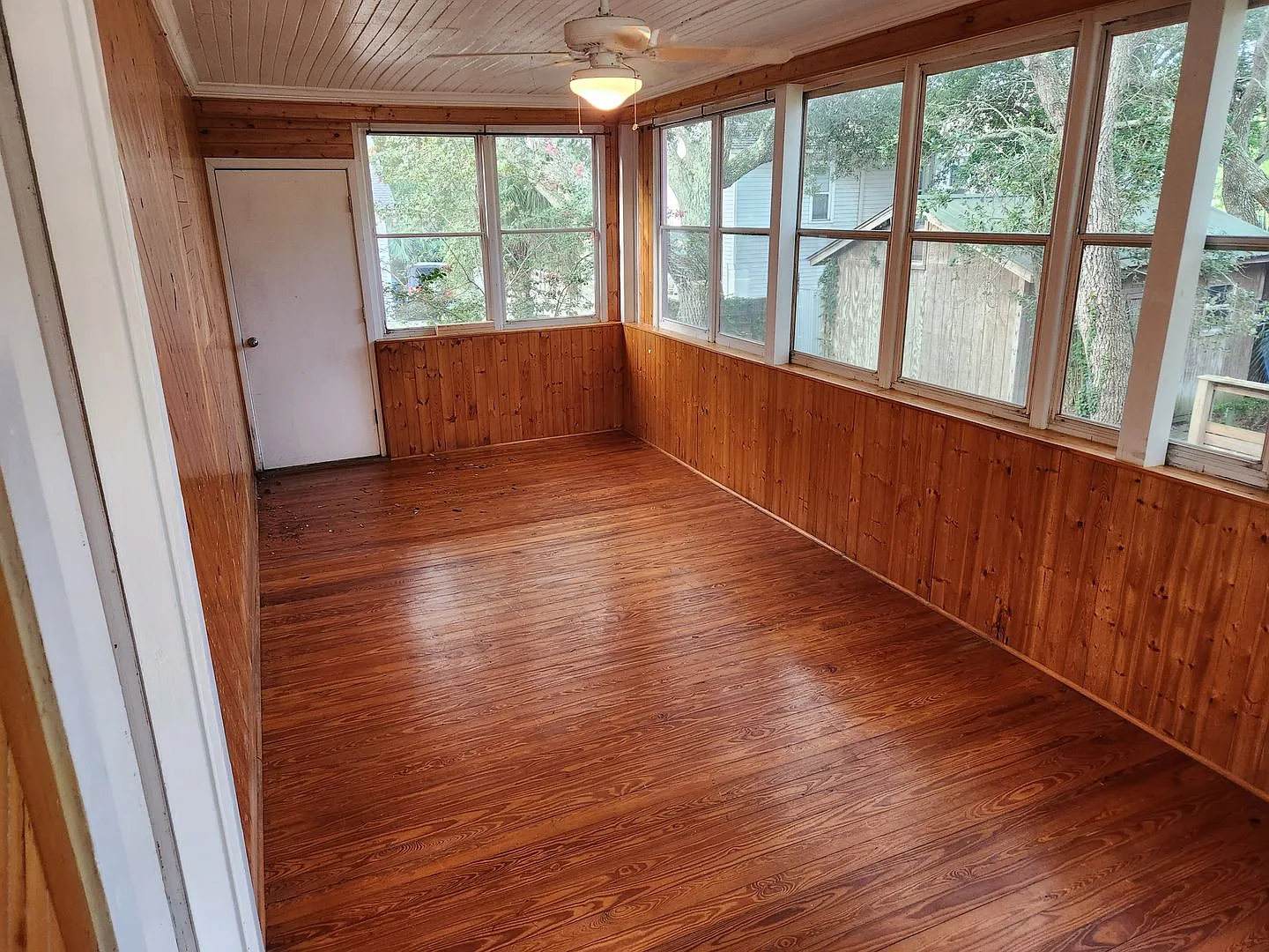 Cameron — Photo 2