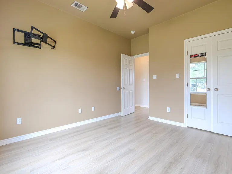 2422 Cardinal Dr — Photo 25