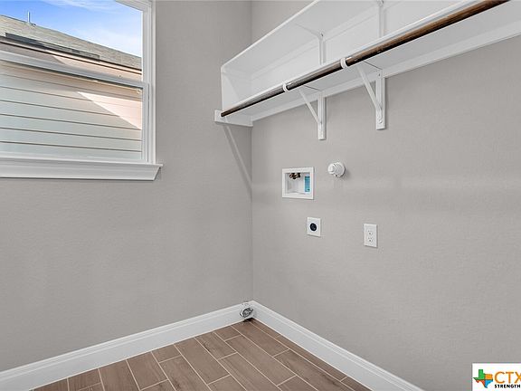 4th image of 123 Katy Way