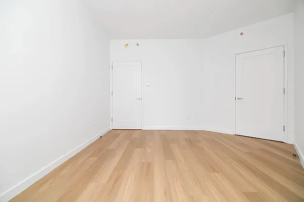 Rented by REAL New York | media 21