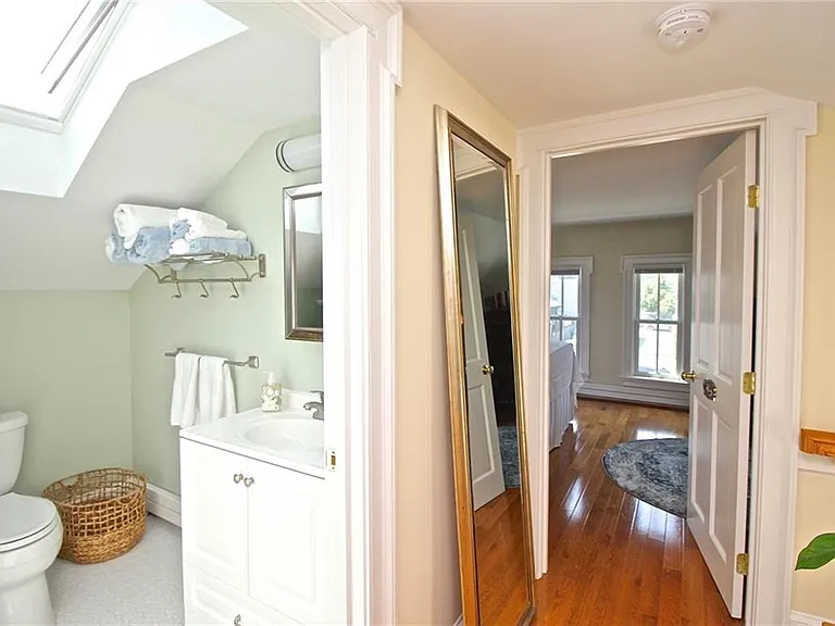 105 John St — Photo 12