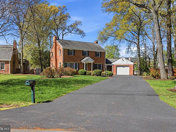 4th image of 4017 Pine Brook Rd