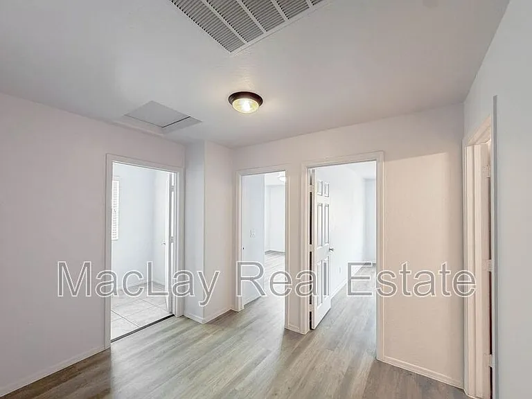 5216 W Albeniz Pl — Photo 16