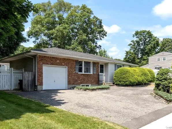 12 Bruce Drive, South Setauket, NY 11720