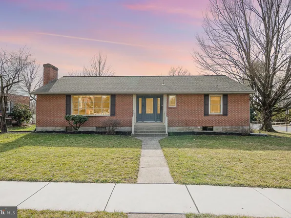 700 S Mount Joy St, Elizabethtown, PA 17022