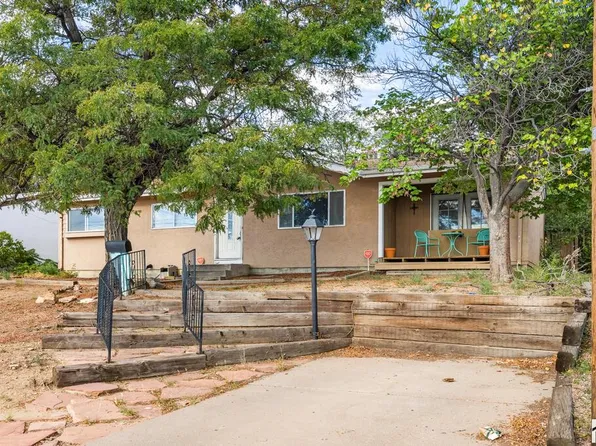 15 Macalester Rd, Pueblo, CO 81001