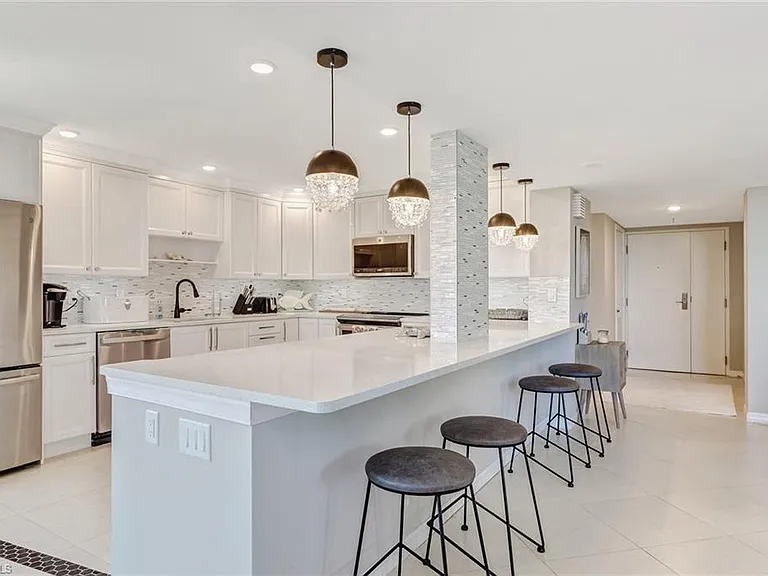 4041 Gulf Shore Blvd N #1109 — Photo 8