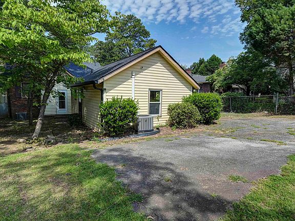 4th image of 3838 Wellesley Dr