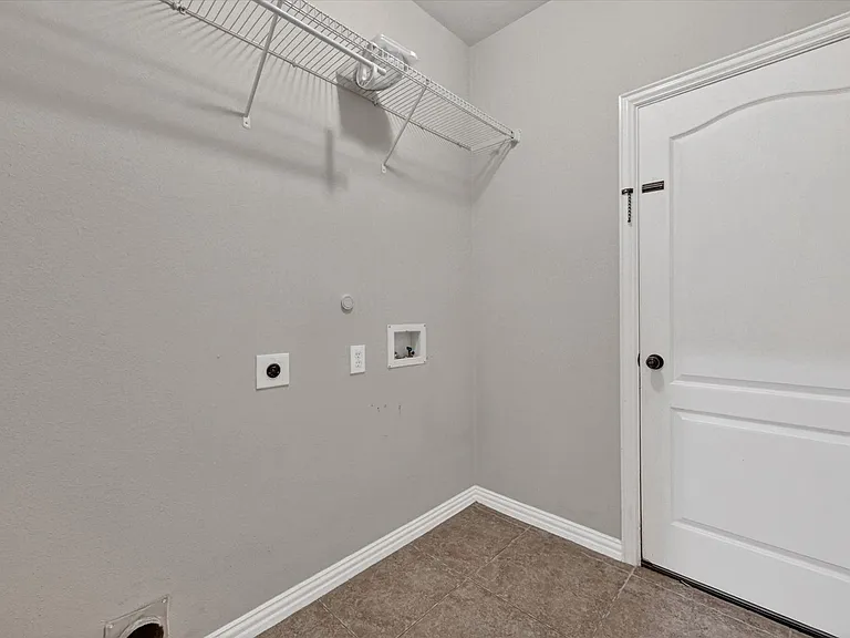 8204 Tierra Del Sol Rd — Photo 8