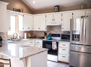 911 E Auburn Dr, Ash Grove, MO 65604