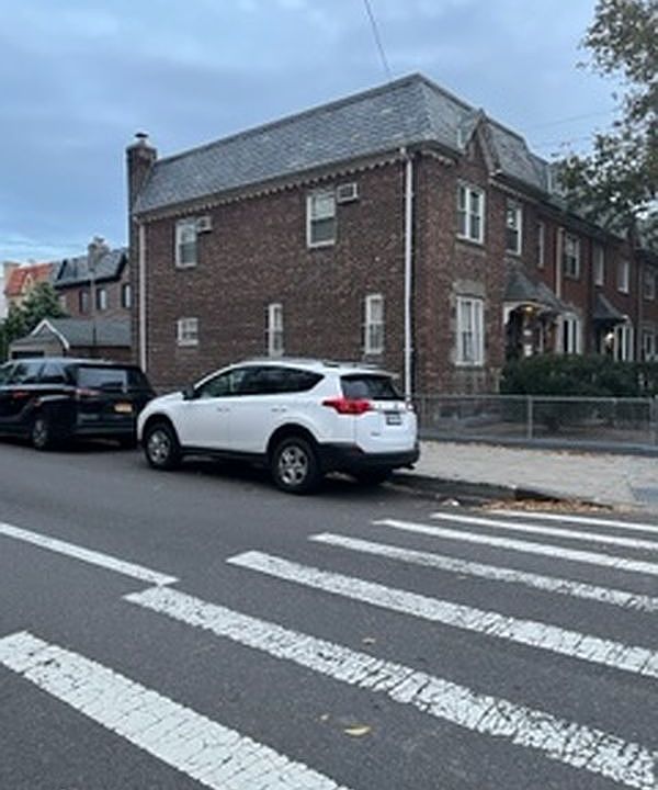 2nd image of 24-01 24th Ave