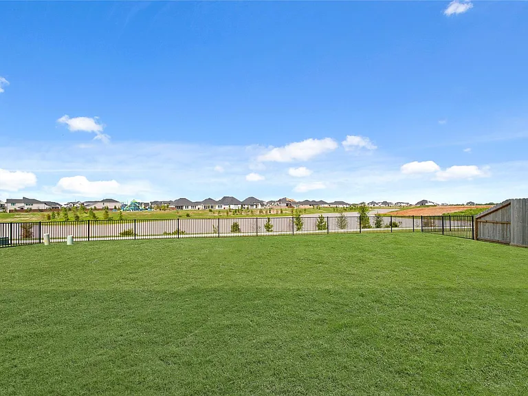 4535 Windmill Landing Ln — Photo 40
