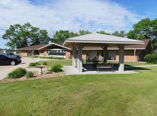 302 S 1st Ave, Woonsocket, SD 57385