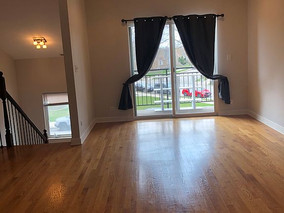 2nd image of 5975 N Elston Ave Unit 3