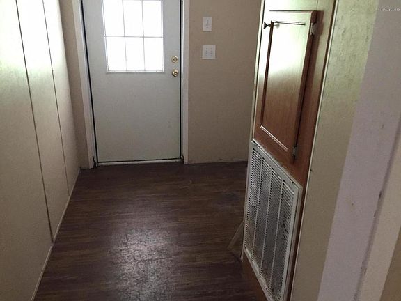 4th image of 127 Cornerstone Cir