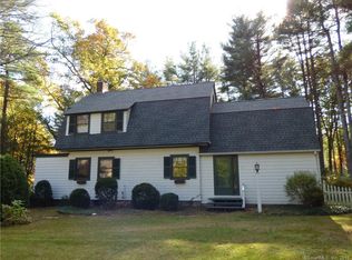 35 Sand Hill Rd, Weatogue, CT 06089