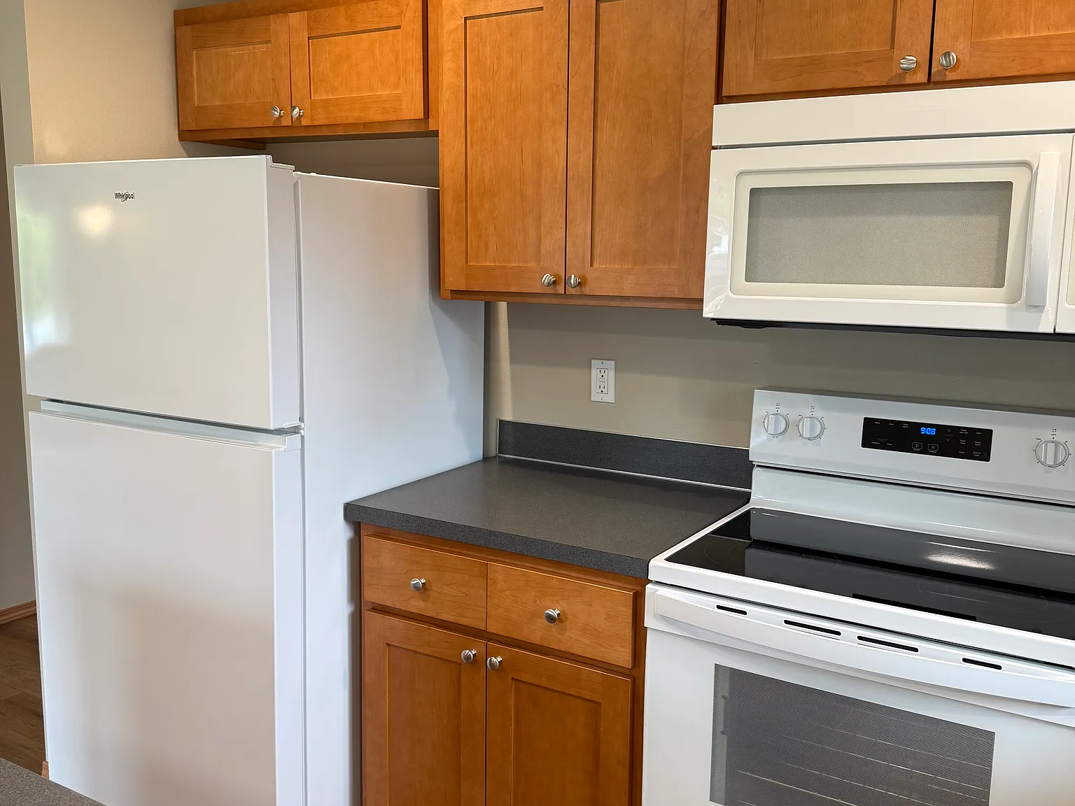 2 bed, 930 sqft, $1,995 — Photo 4