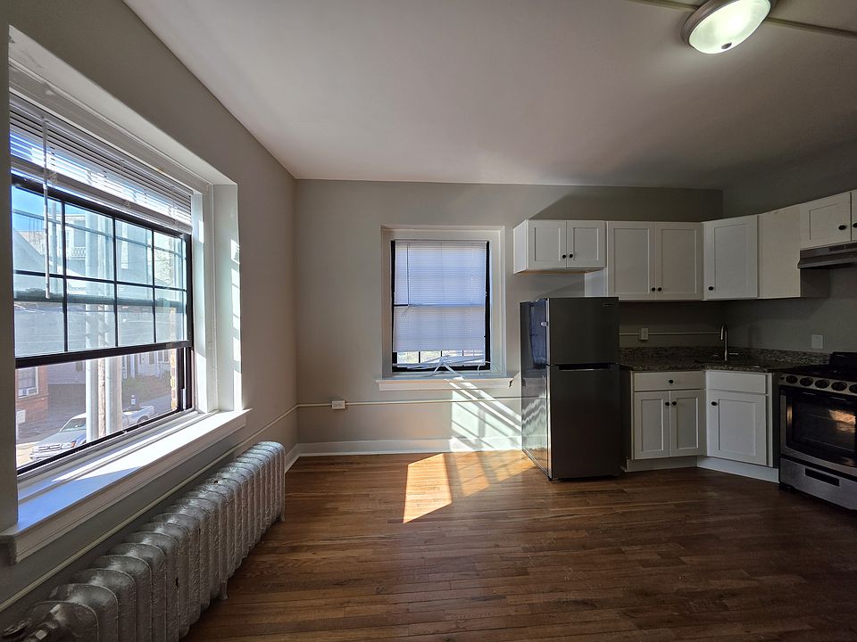 1st image of 1175 Chapel St #203