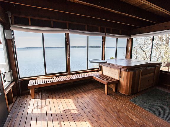 Enclosed sun room