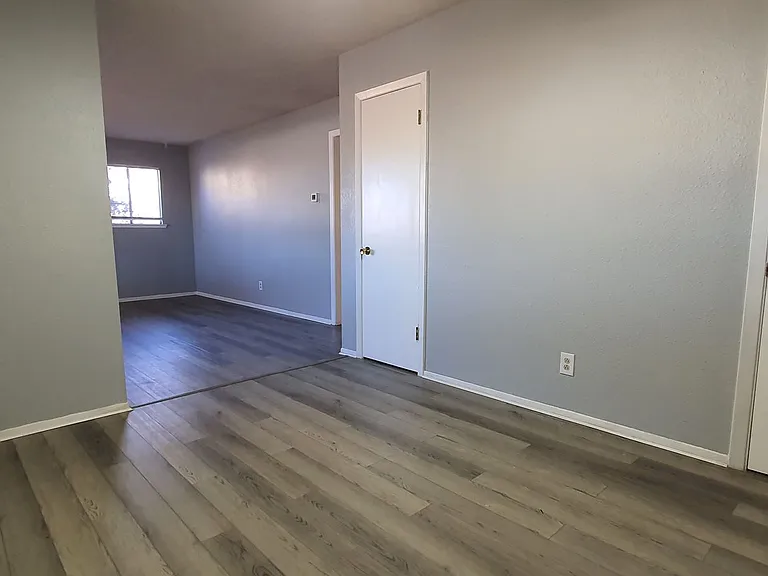 2791 Oxford Ave — Photo 12