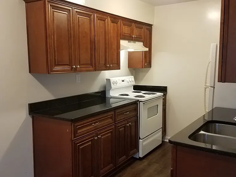 1375 Kingston Ave — Photo 4