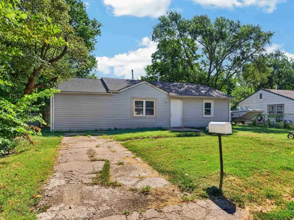 5042 S Meadowview Ave, Wichita, KS 67216