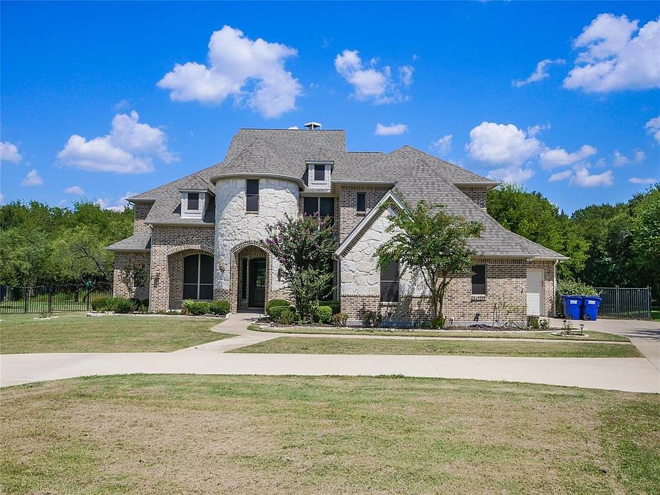 1st image of 238 Woodbluff Ct