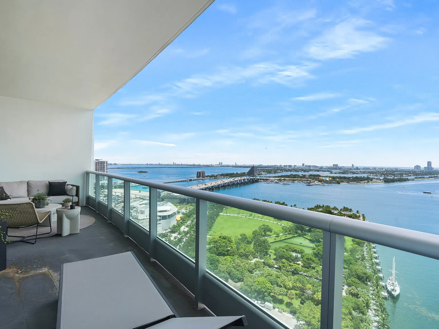 1 bed, 912 sqft, $4,700 — Photo 4