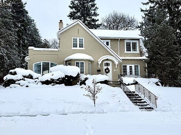 4th image of 119 Base Line Rd E