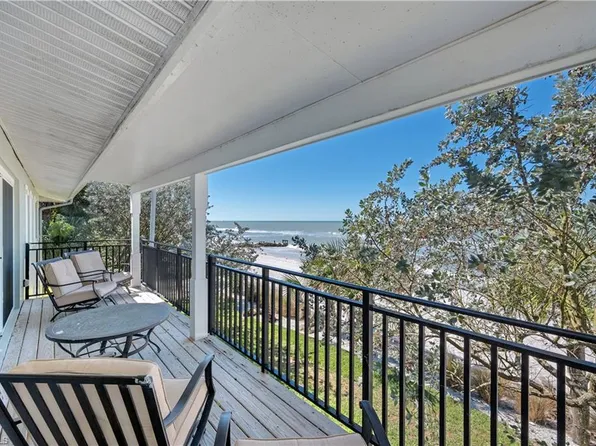 1065 Gulf Shore Blvd N, Naples, FL