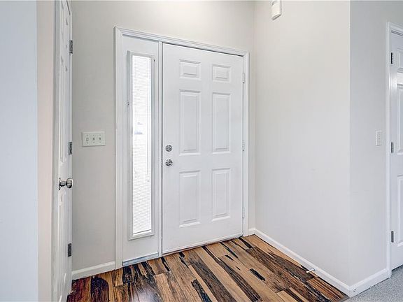 5th image of 3301 N 103rd Ter