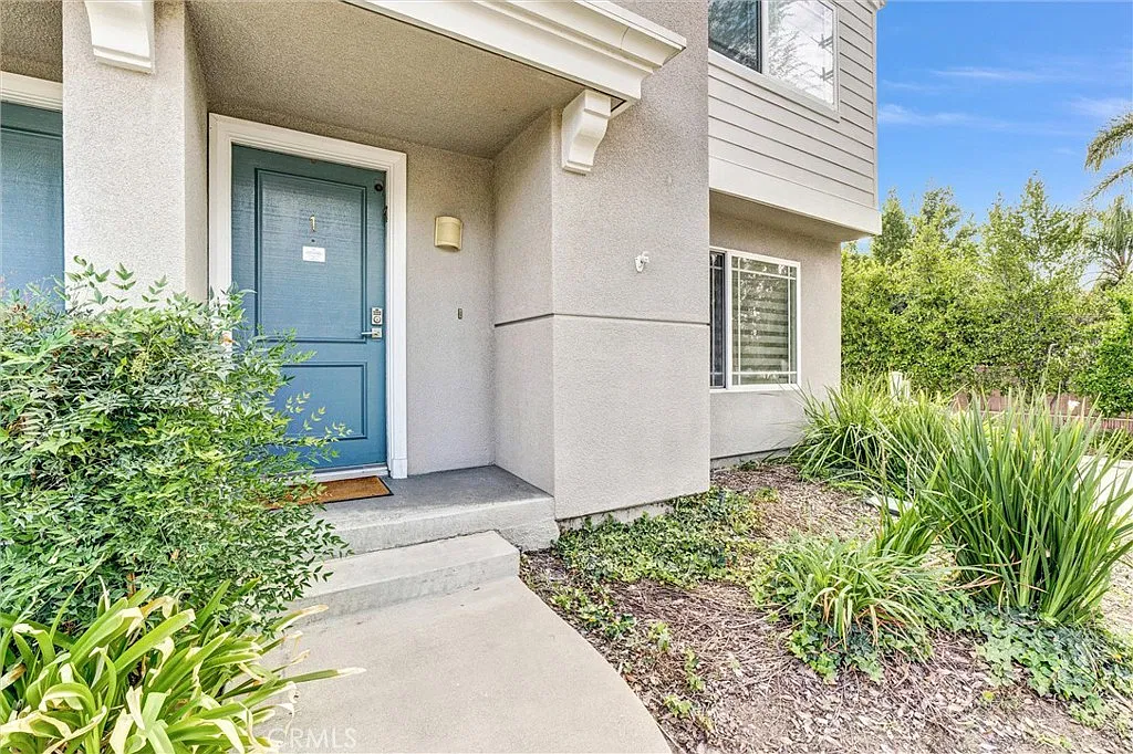 3 bed, 1423 sqft, $4,000 — Photo 2