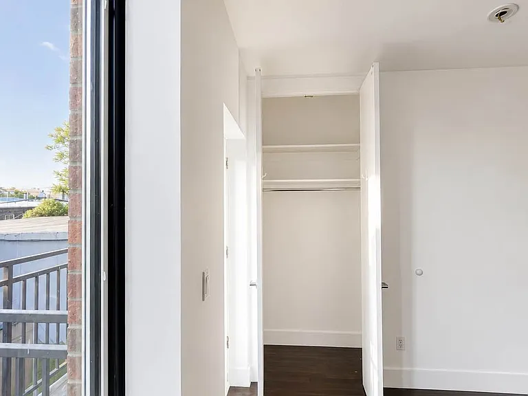 55 Stanhope St #3B — Photo 6