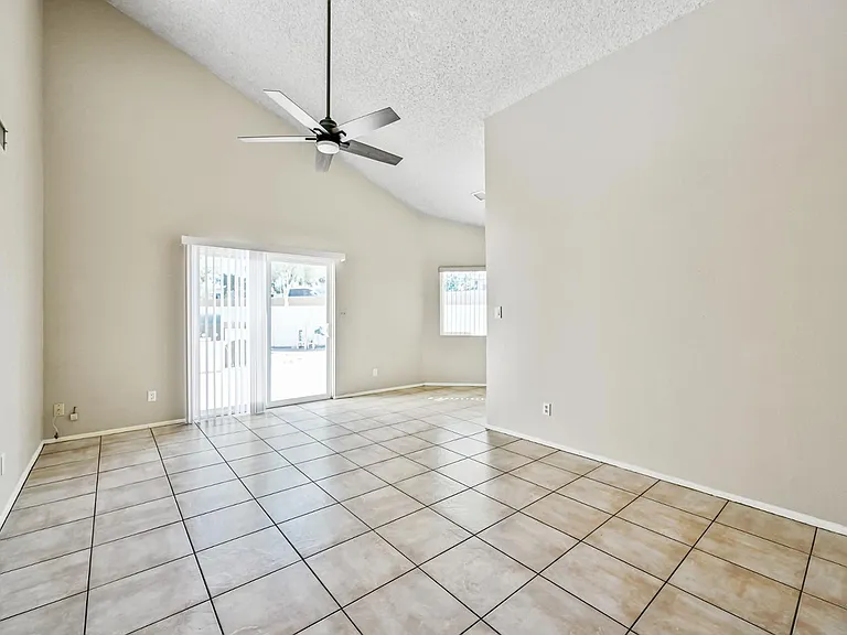 7725 E Rovey Ave — Photo 5